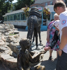 Активисты Народного фронта выявляют главный символ Челябинска