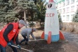 Челябинская команда «Молодежки ОНФ» организовала субботник возле памятника Белке и Стрелке